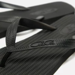 Mens Cole Cole New Wave Flip Flop -Sandals & Slides Shop hp 525054 d scaled